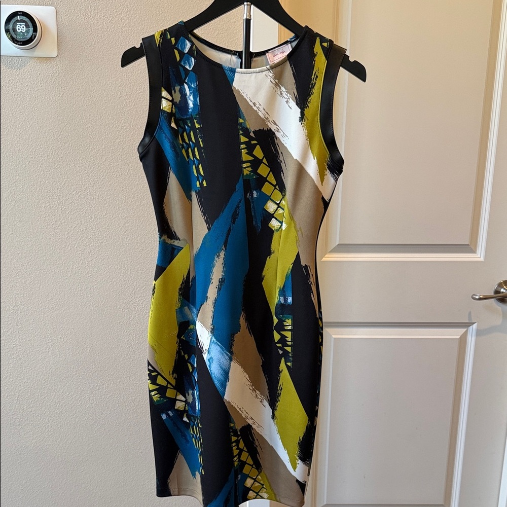 Chic Abstract Print Midi Dress